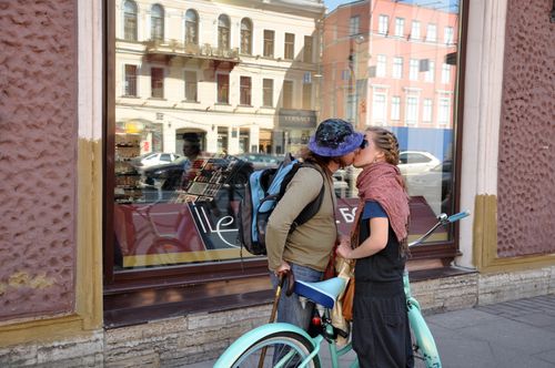 אהבה חובקת עולם - יואל שתרוג - yoel sitruk - אדמה יוצרת