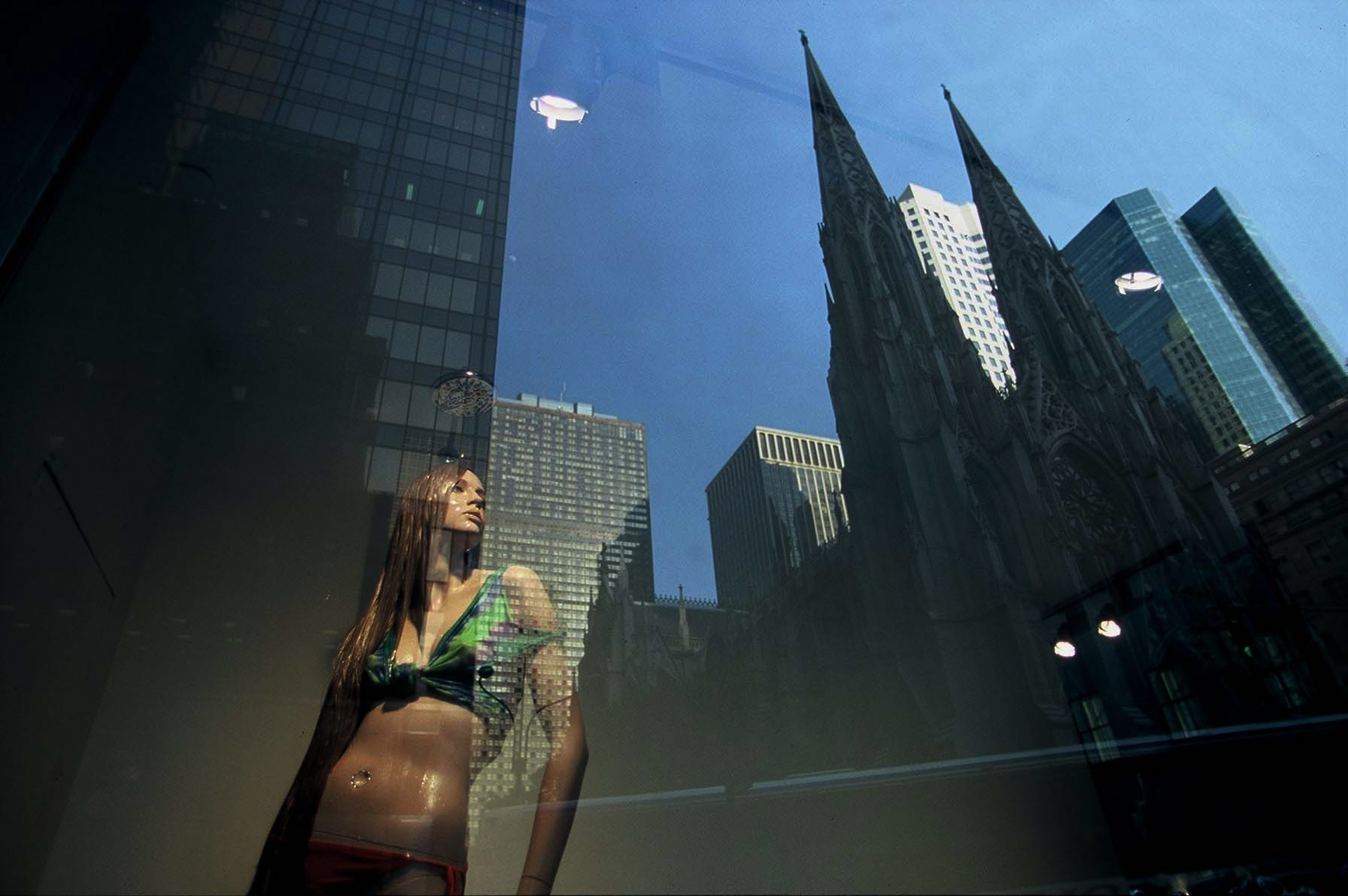 חלונות ראווה - יואל שתרוג - אדמה יוצרת yoel sitruk חלומות ראווה - פנטזיה