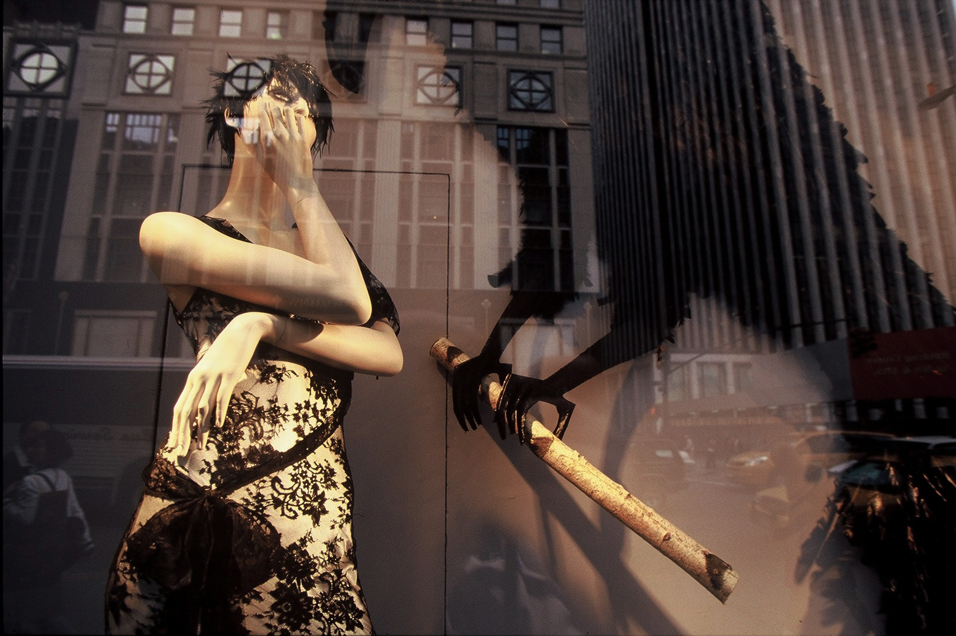 חלונות ראווה - יואל שתרוג - אדמה יוצרת yoel sitruk חלומות ראווה - פנטזיה