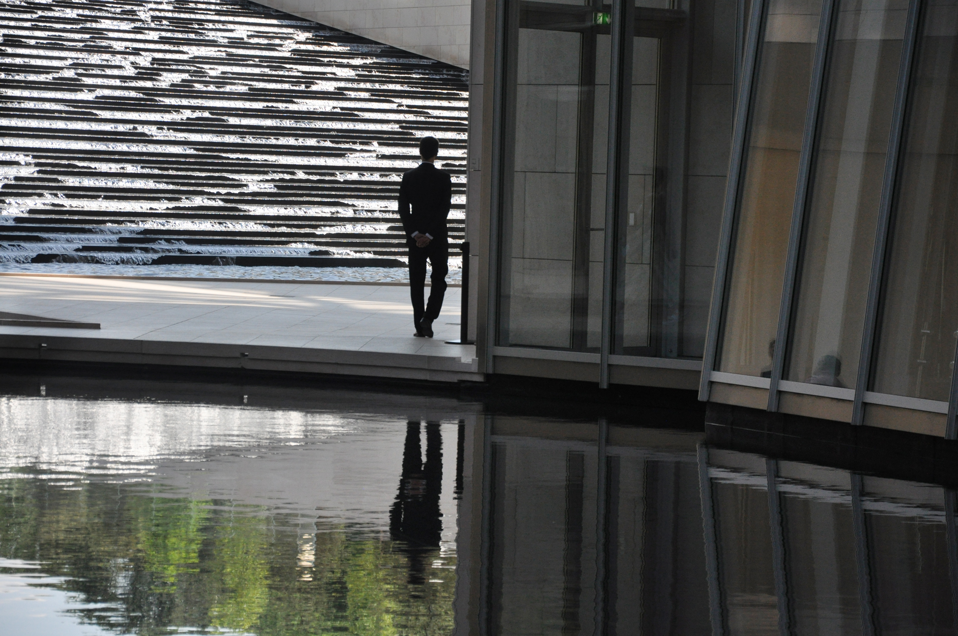 לואי ויטון - יואל שתרוג - אדמה יוצרת - פריז yoel sitruk