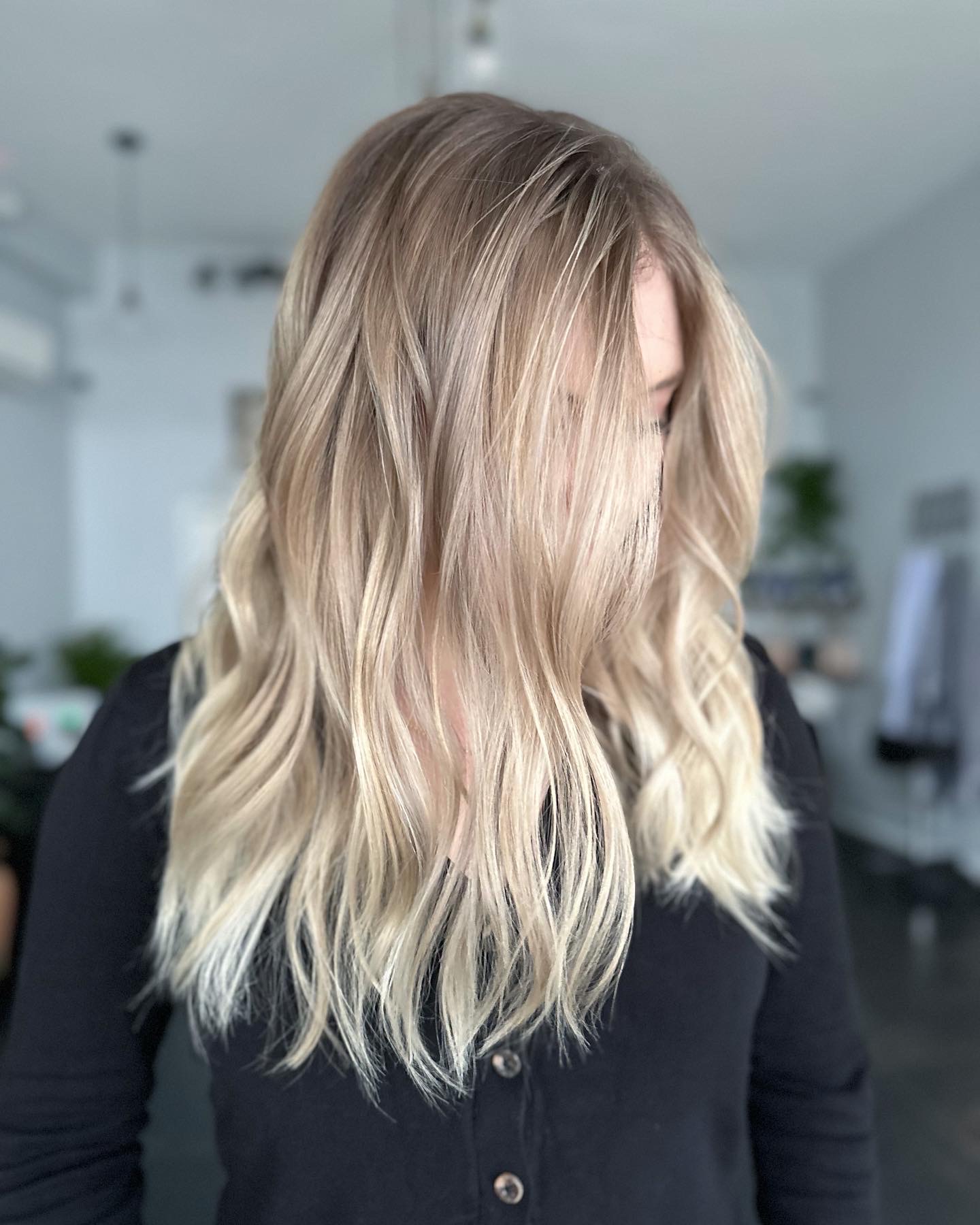 Healthy blonde hair by Sophie Davies at The Hair Parlor on 8th.