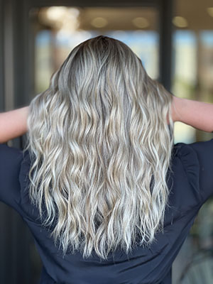 White dimmendional blonde