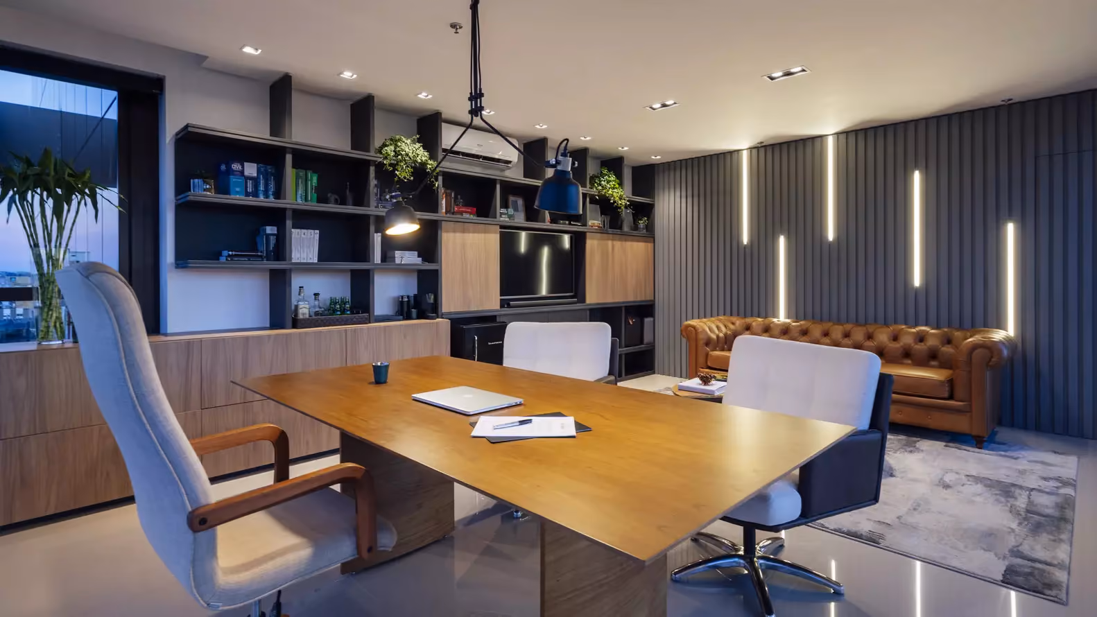 Combinação de cores em projetos de interiores institucionais e industriais