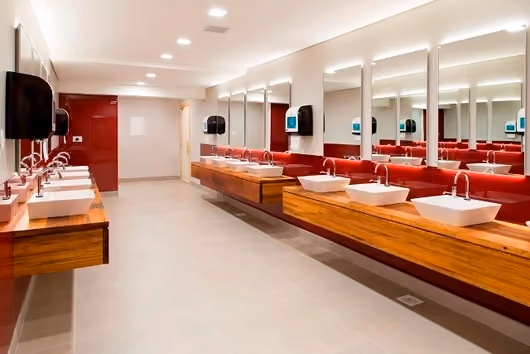 Combinação de cores em projetos de interiores institucionais e industriais