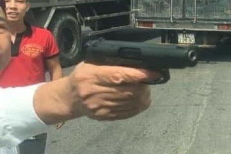 Dung sung de doa lai xe tai anh 1