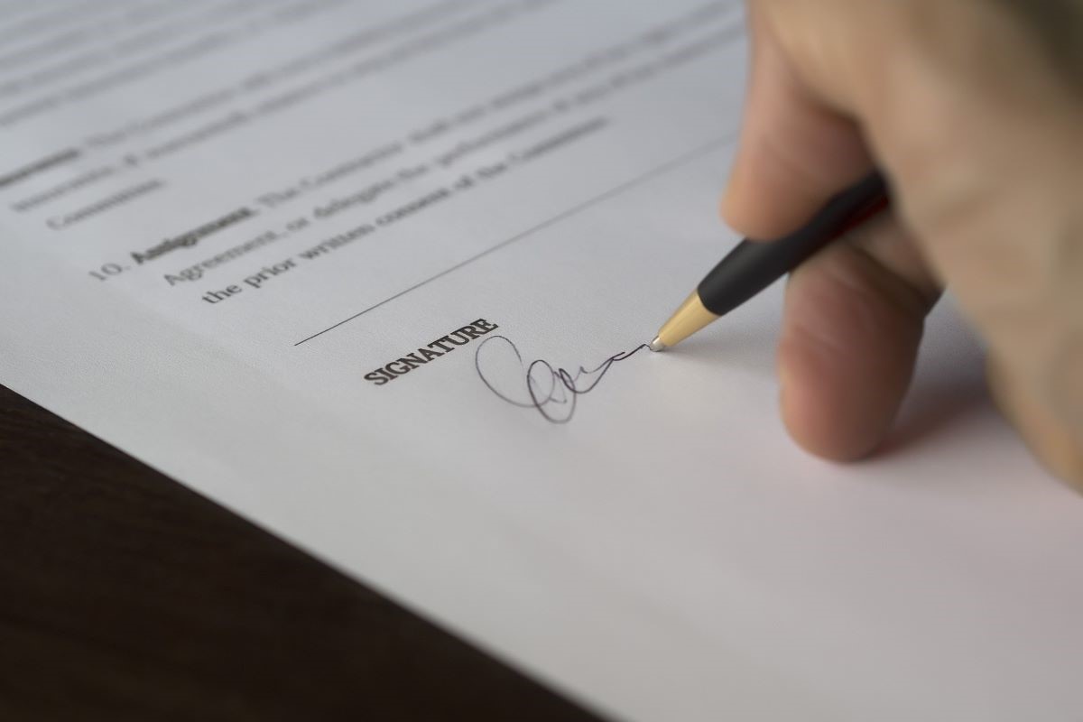 Solicitor firm in Tunbridge Wells will signature 