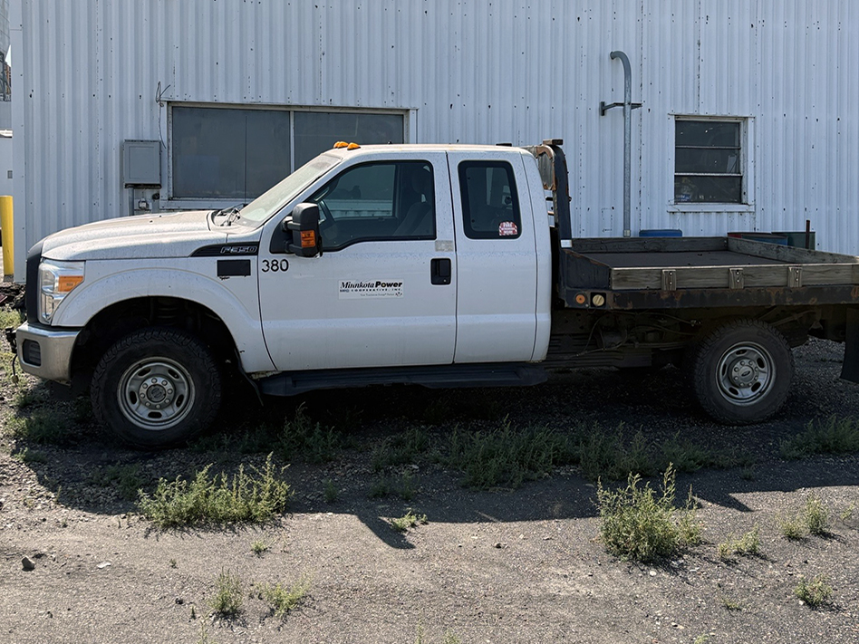 2012 FORD F-350 WITH NO SERVICE BODY ATTACHED