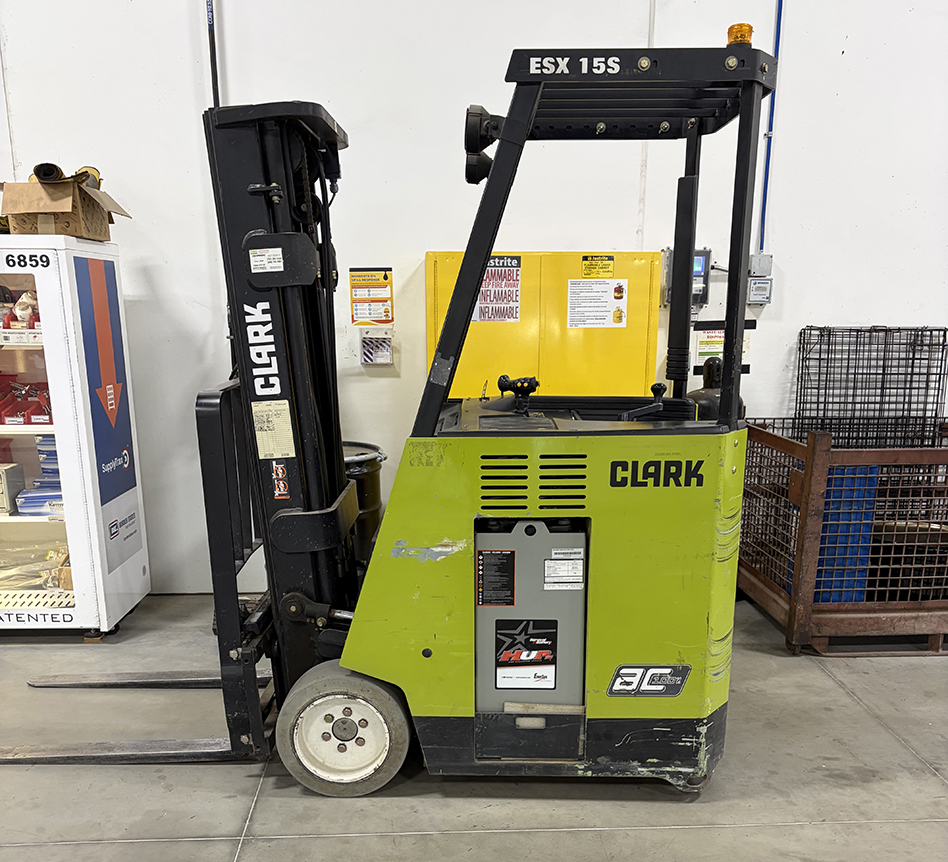 2011 CLARK STANDUP FORKLIFT