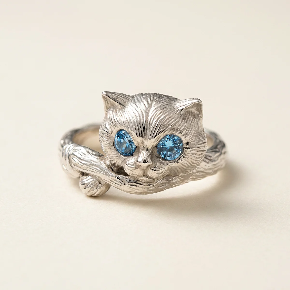 A .15ct blue round diamond on a platinum ring, custom-designed by Eterneva to honor the remarkable Mufasa.
