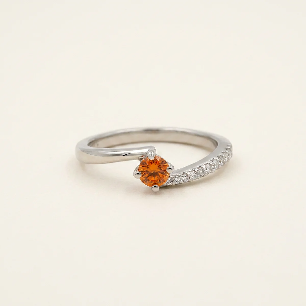 A .15ct champagne round diamond on a platinum ring, custom-designed by Eterneva to honor the remarkable Mocha.