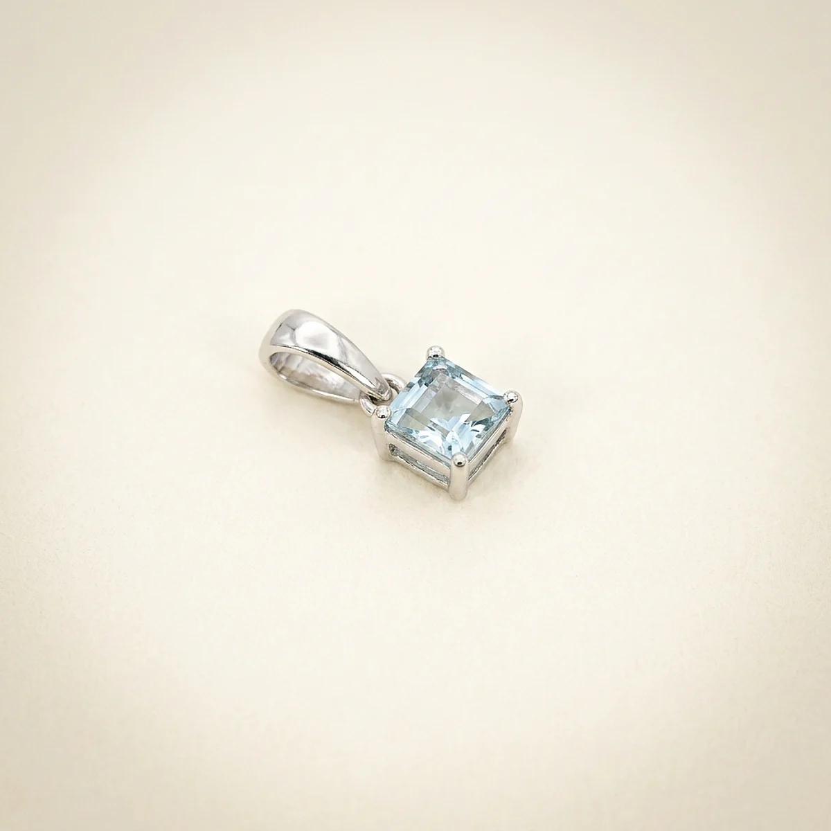 A .25ct blue asscher diamond on a mixed metal other, custom-designed by Eterneva to honor the remarkable Alan.