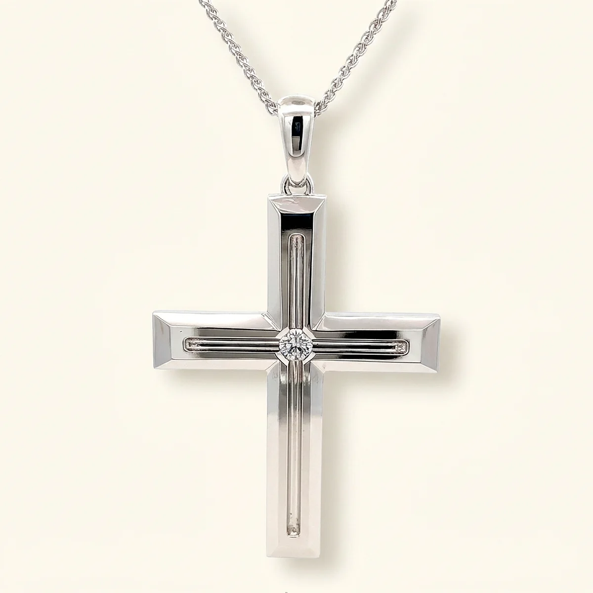 A .5ct colorless round diamond on a white gold necklace, custom-designed by Eterneva to honor the remarkable Tammy.