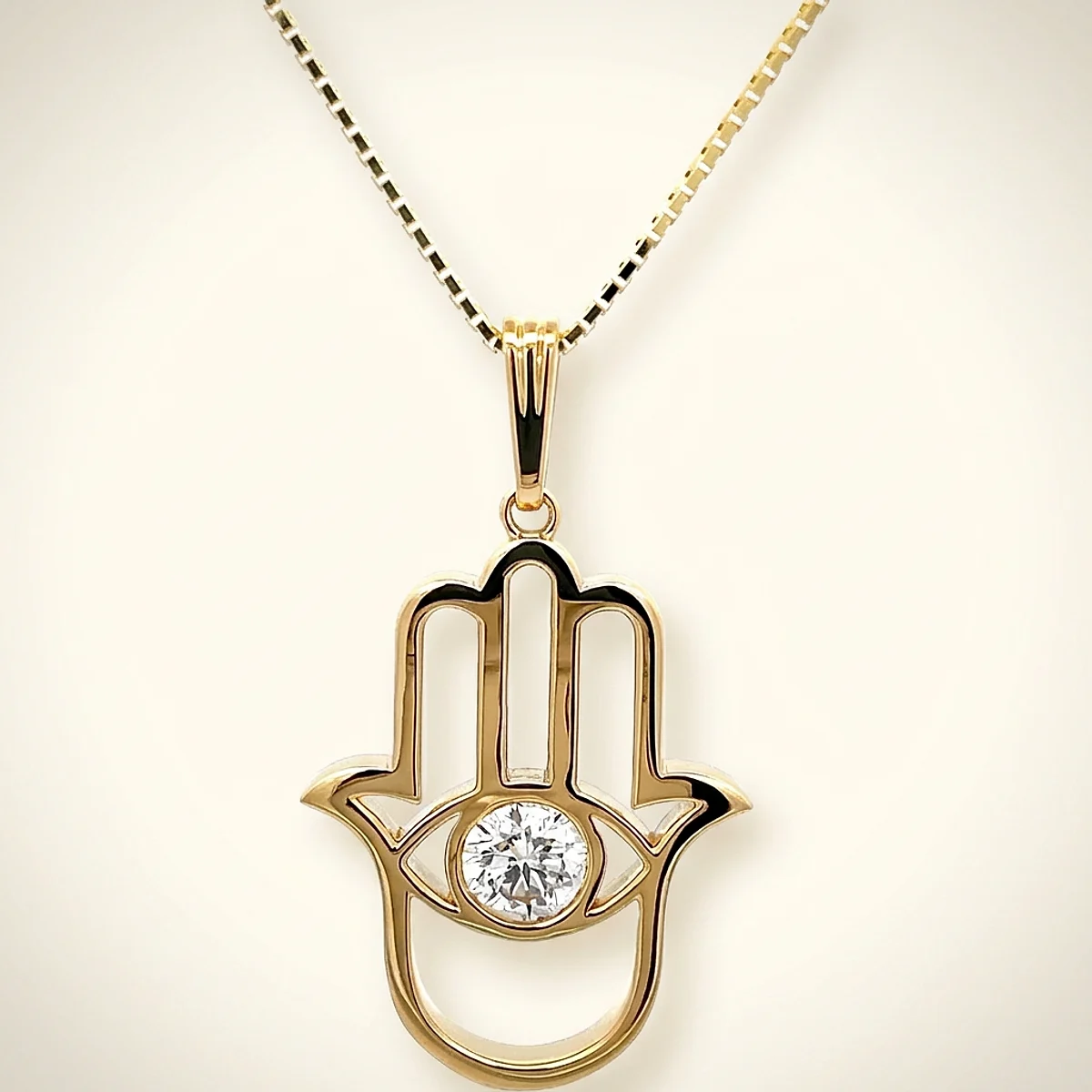 A .75ct colorless round diamond on a yellow gold pendant, custom-designed by Eterneva to honor the remarkable Mary.