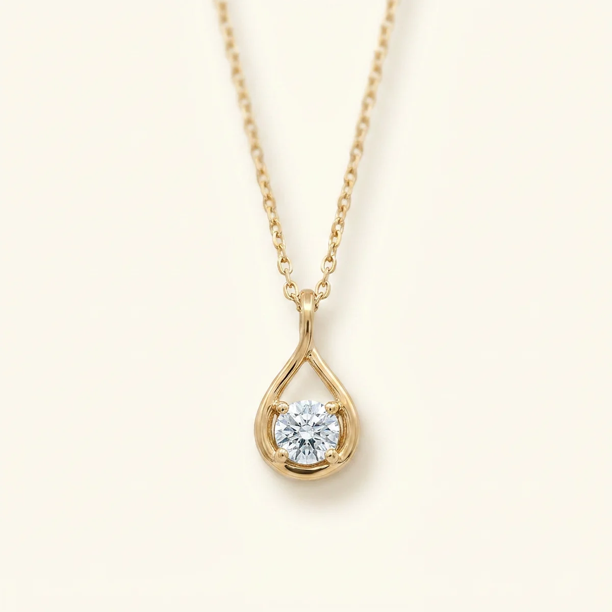 A .5ct blue round diamond on a yellow gold pendant, custom-designed by Eterneva to honor the remarkable Laura.
