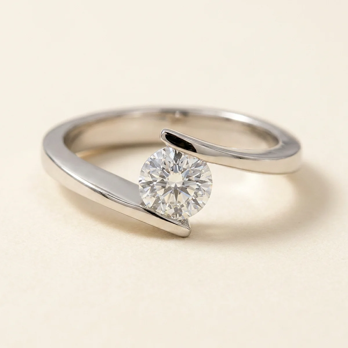 A .5ct colorless round diamond on a platinum ring, custom-designed by Eterneva to honor the remarkable Linda.