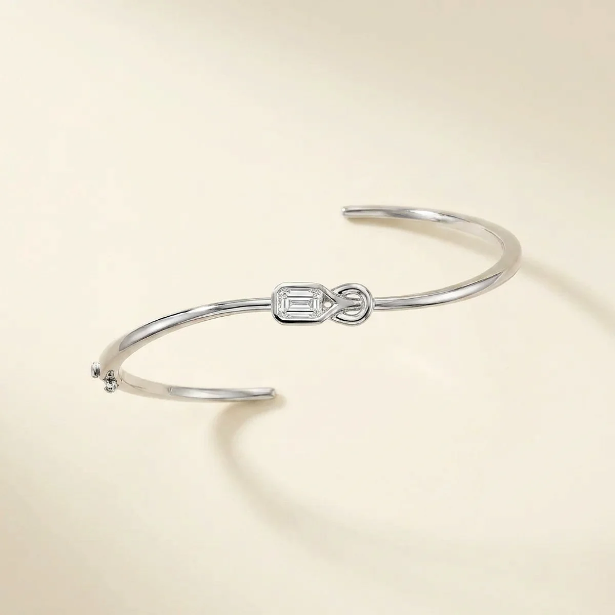A .5ct colorless emerald diamond on a white gold bracelet, custom-designed by Eterneva to honor the remarkable Bill.