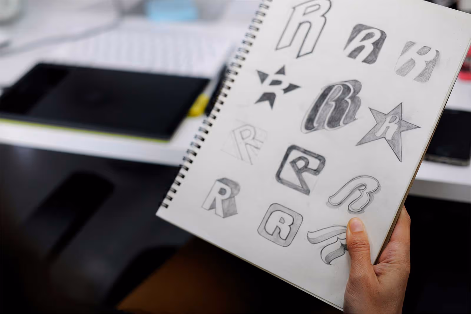 Symbolbild für einen Leitfaden zu gutem Logodesign für Firmen in der Schweiz