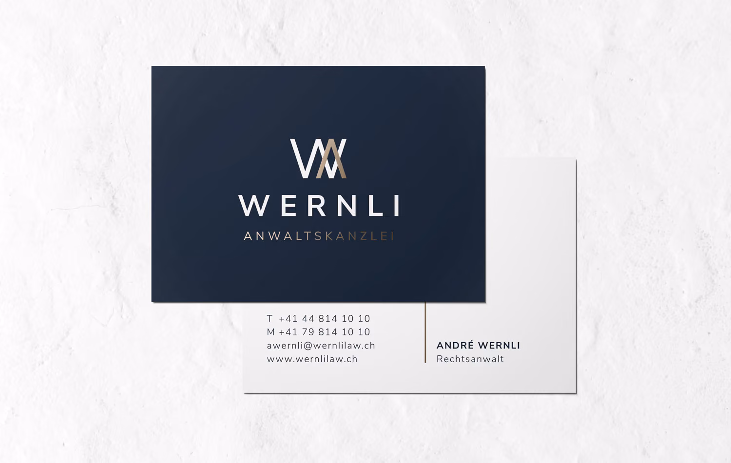 Visitenkarten mit Logo der Anwaltskanzlei Wernli Law