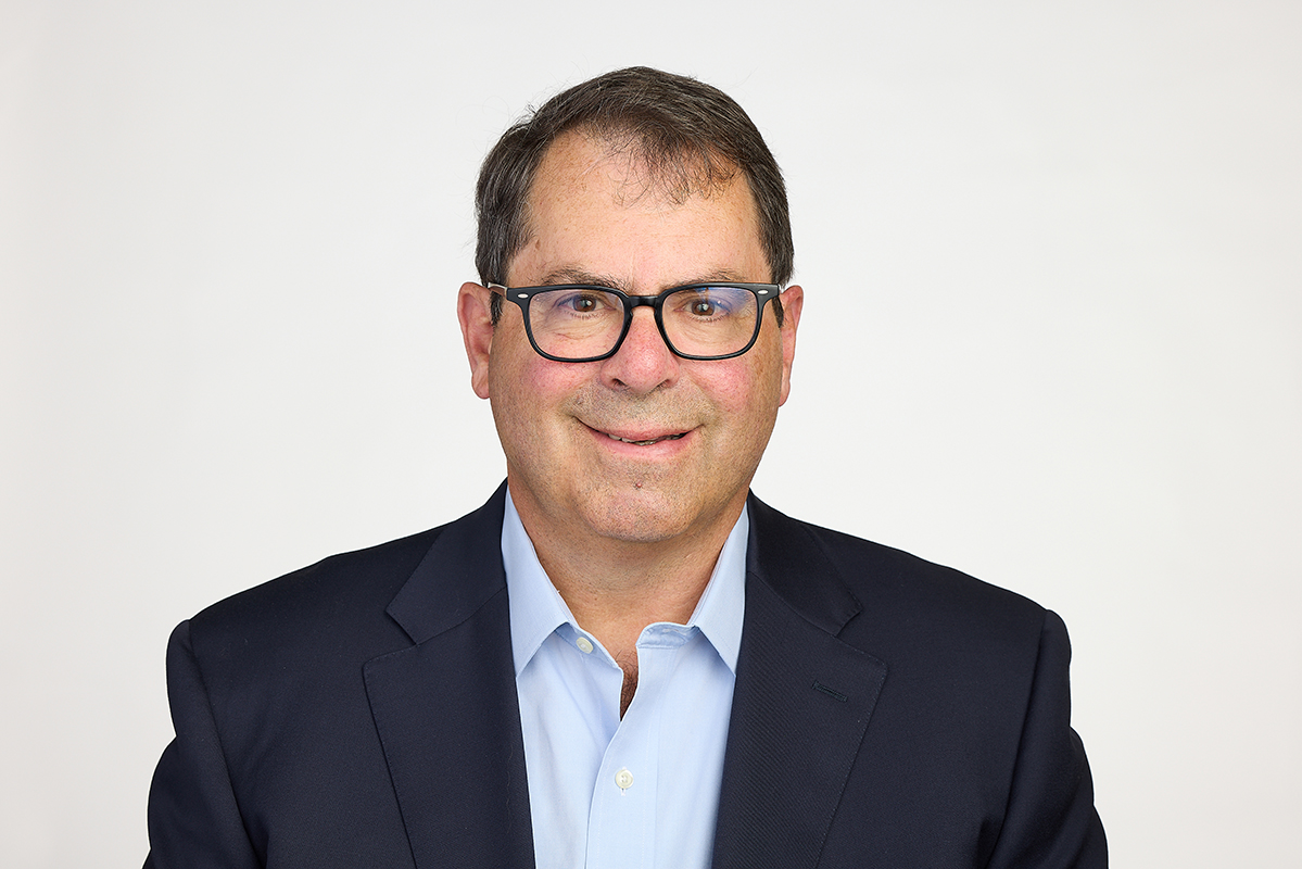 Headshot of Dr. Jonathan Himmelfarb