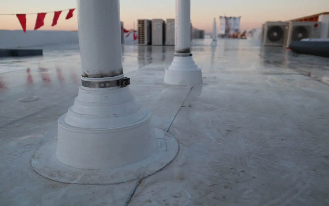 What's the Best Commercial Roofing System?