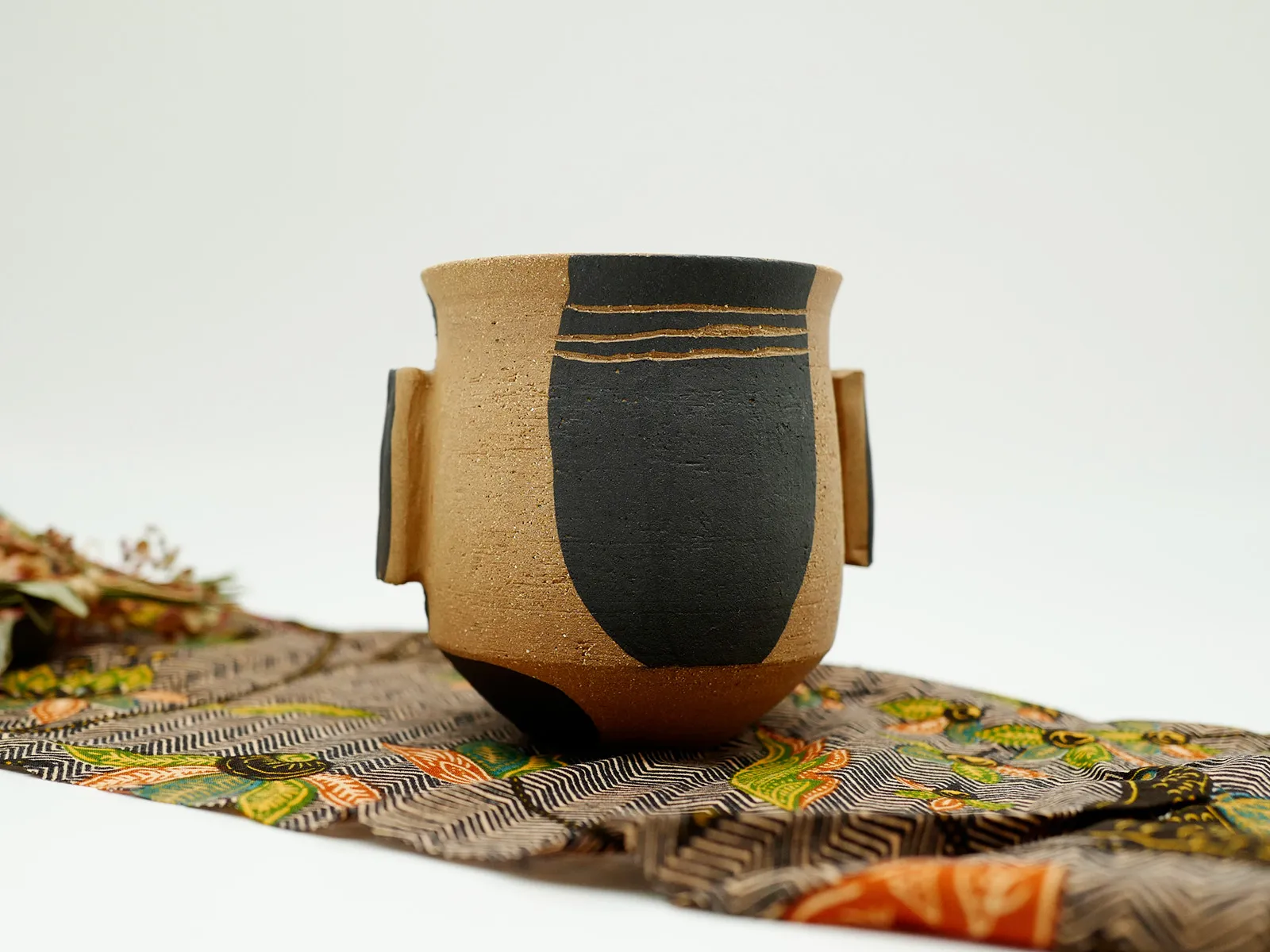 Pot de fleur ansé III