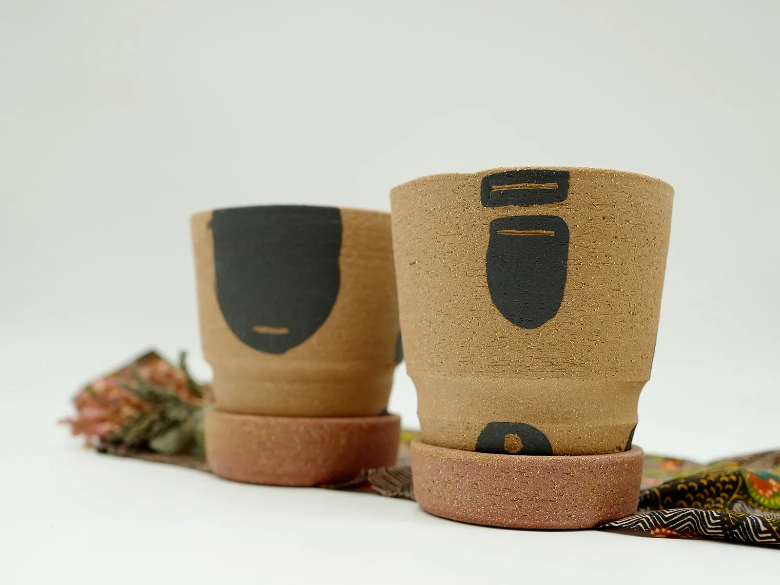 Pots de fleur & soucoupe III