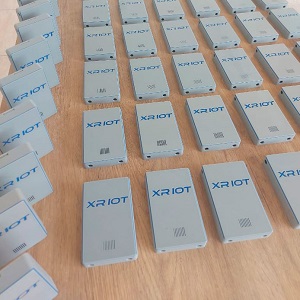 Impresión de 3D masiva de muchos gabinetes para IOT usando filamento PLA