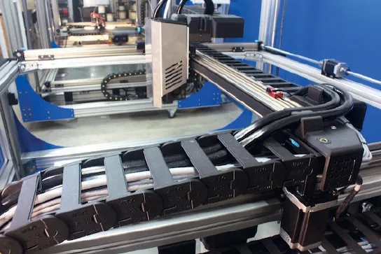 Pórtico y cadena portacables de la impresora 3D industrial Big T de 1 m³