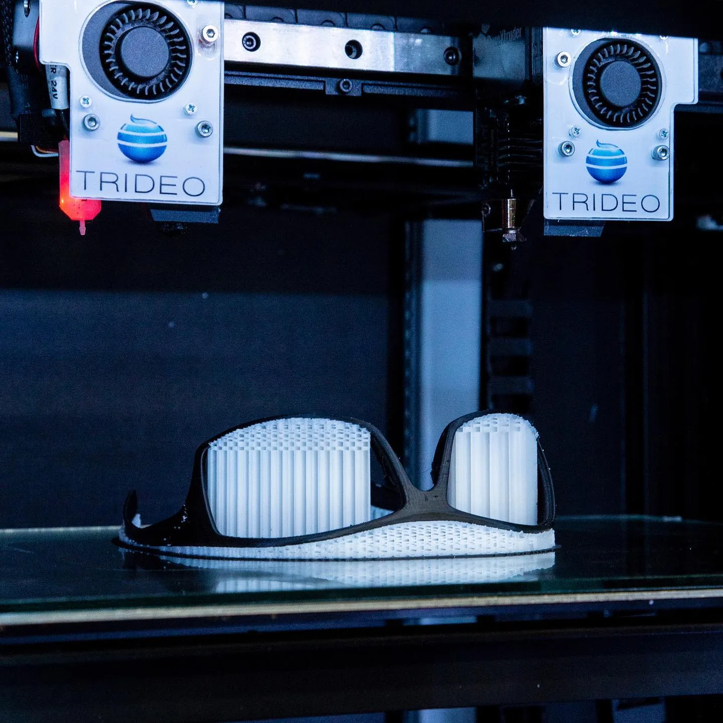Simultaneous printing of two parts using the IDEX system on the Dual T Trideo