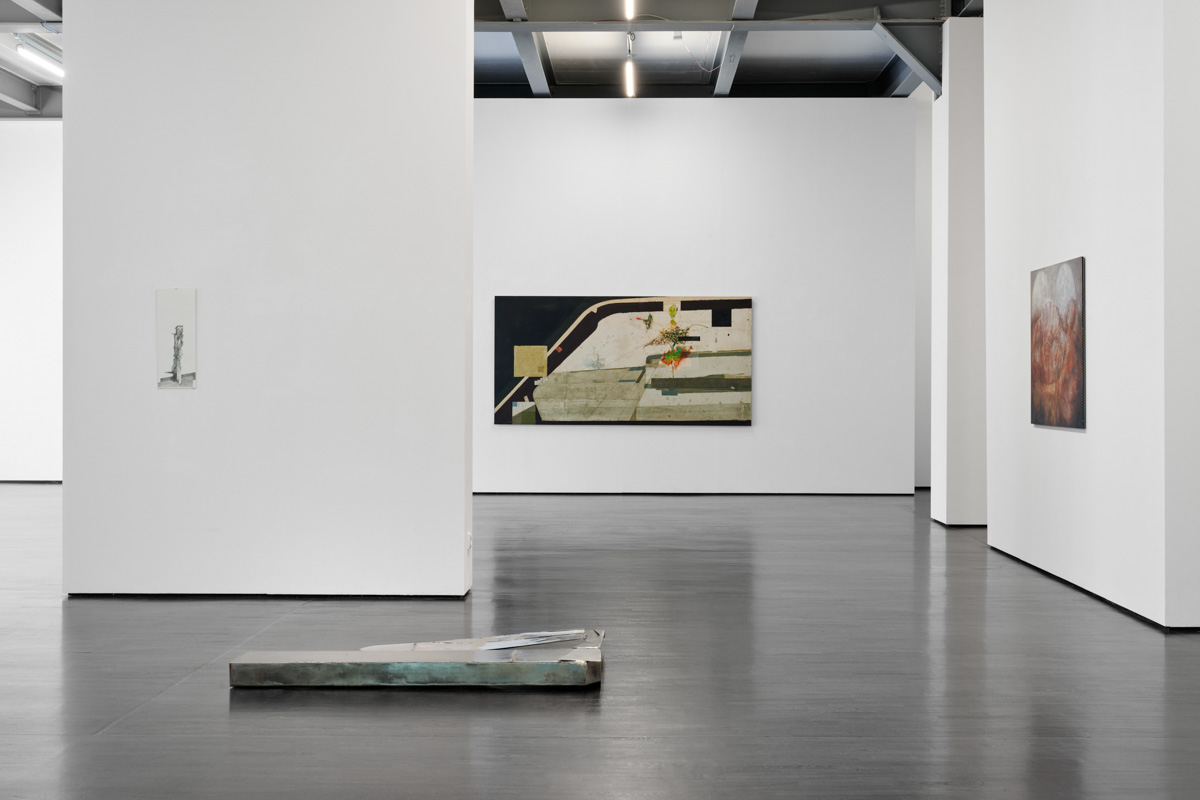 Exhibition: the eye eyes the eye