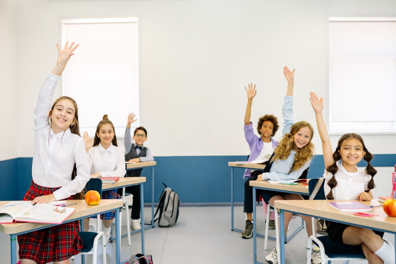 Students interacting with tutor