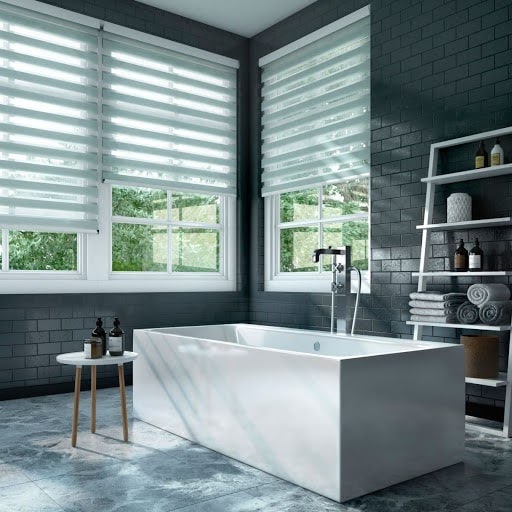 chất liệu sáo nhôm phòng tắm