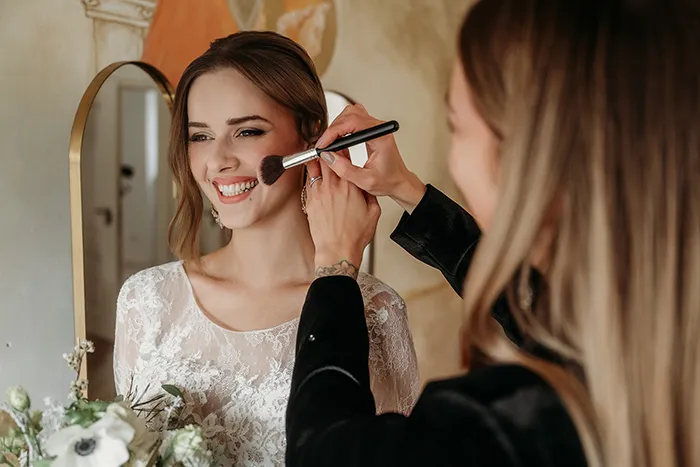 Querschnitt Haare & Make-up