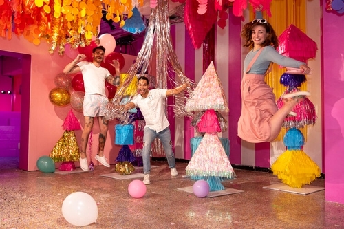 rose mansion-pop-up-design-celebration room