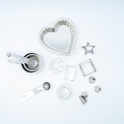 accessoires de pâtisserie - moules et doseur 