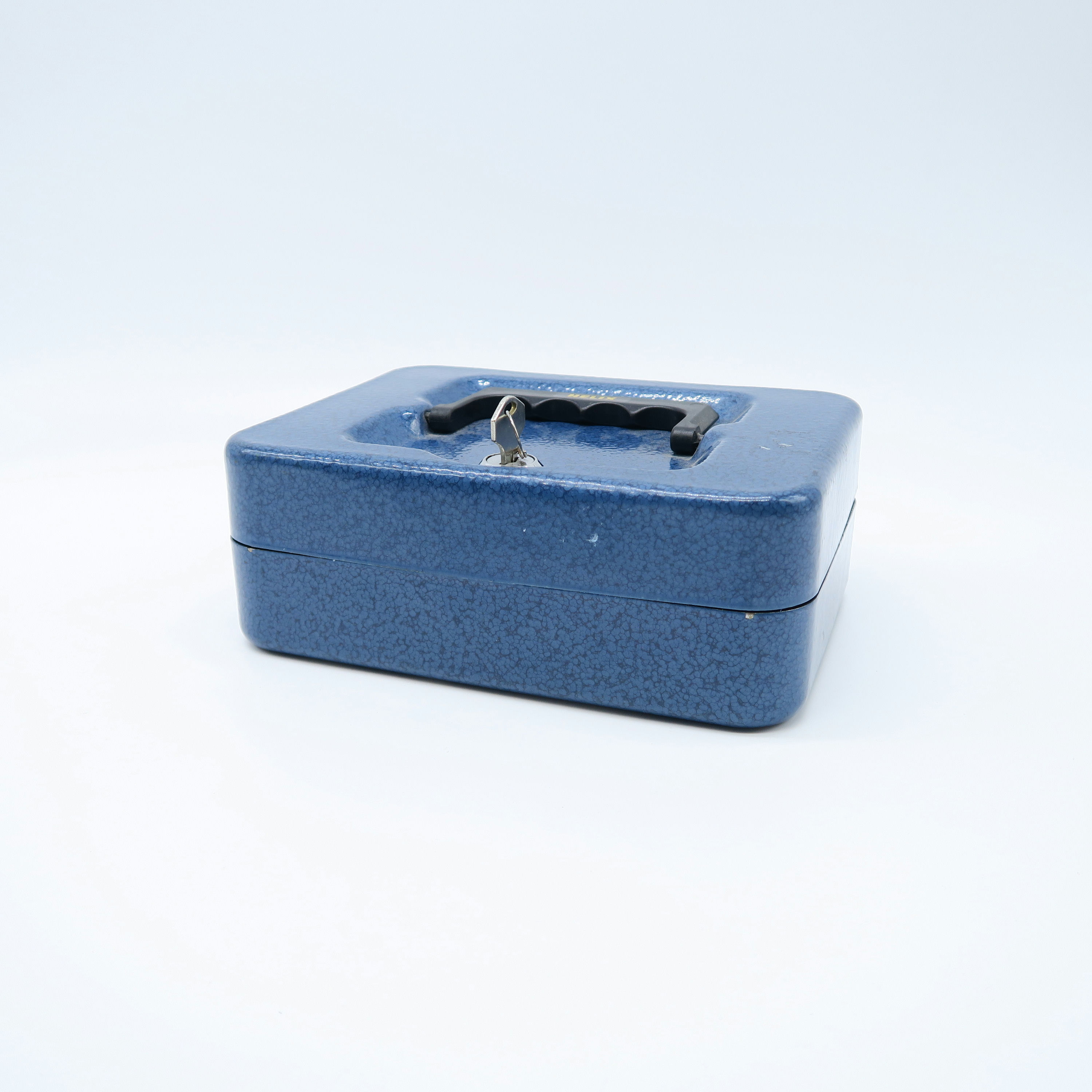 coffre à monnaie en métal 