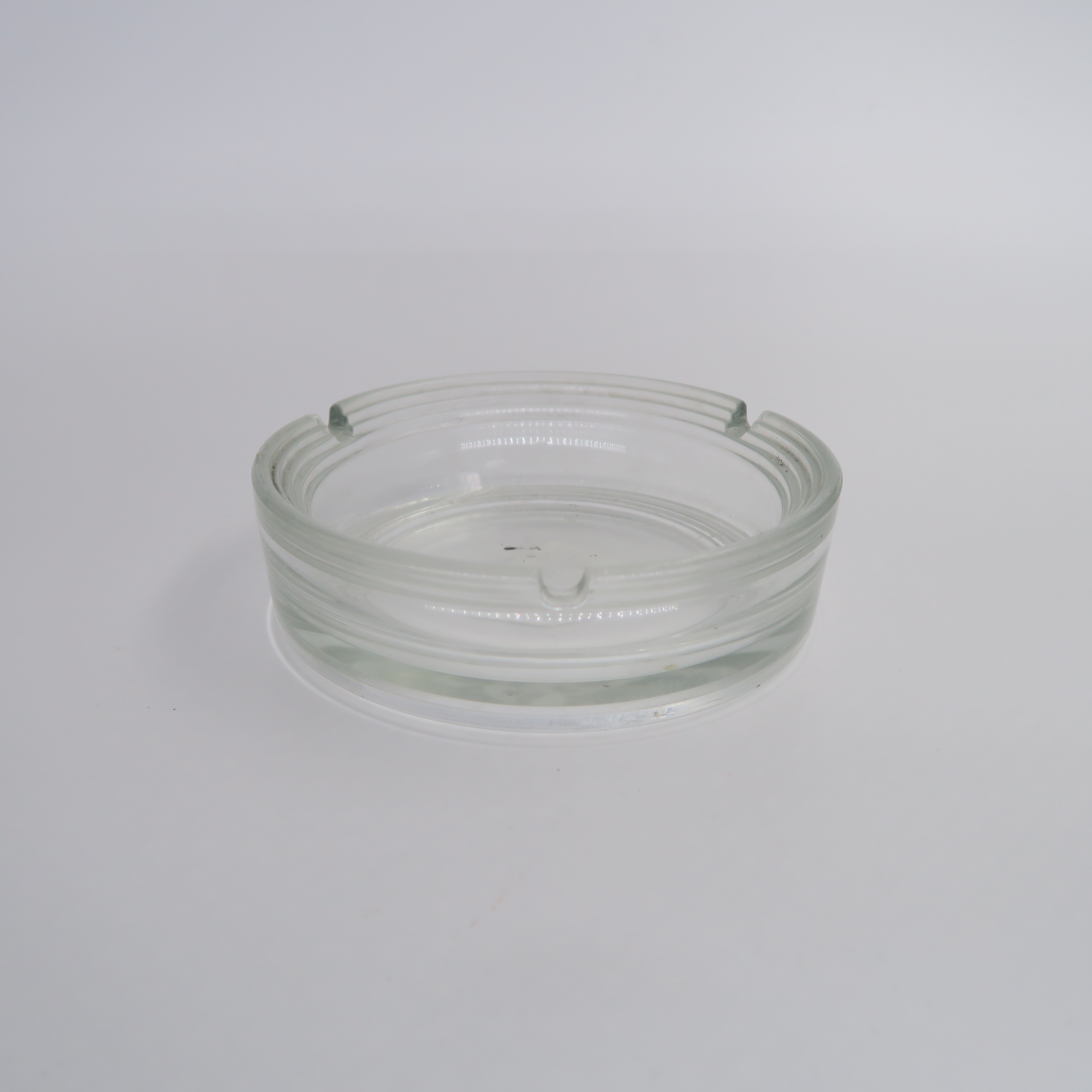 cendrier rond en verre