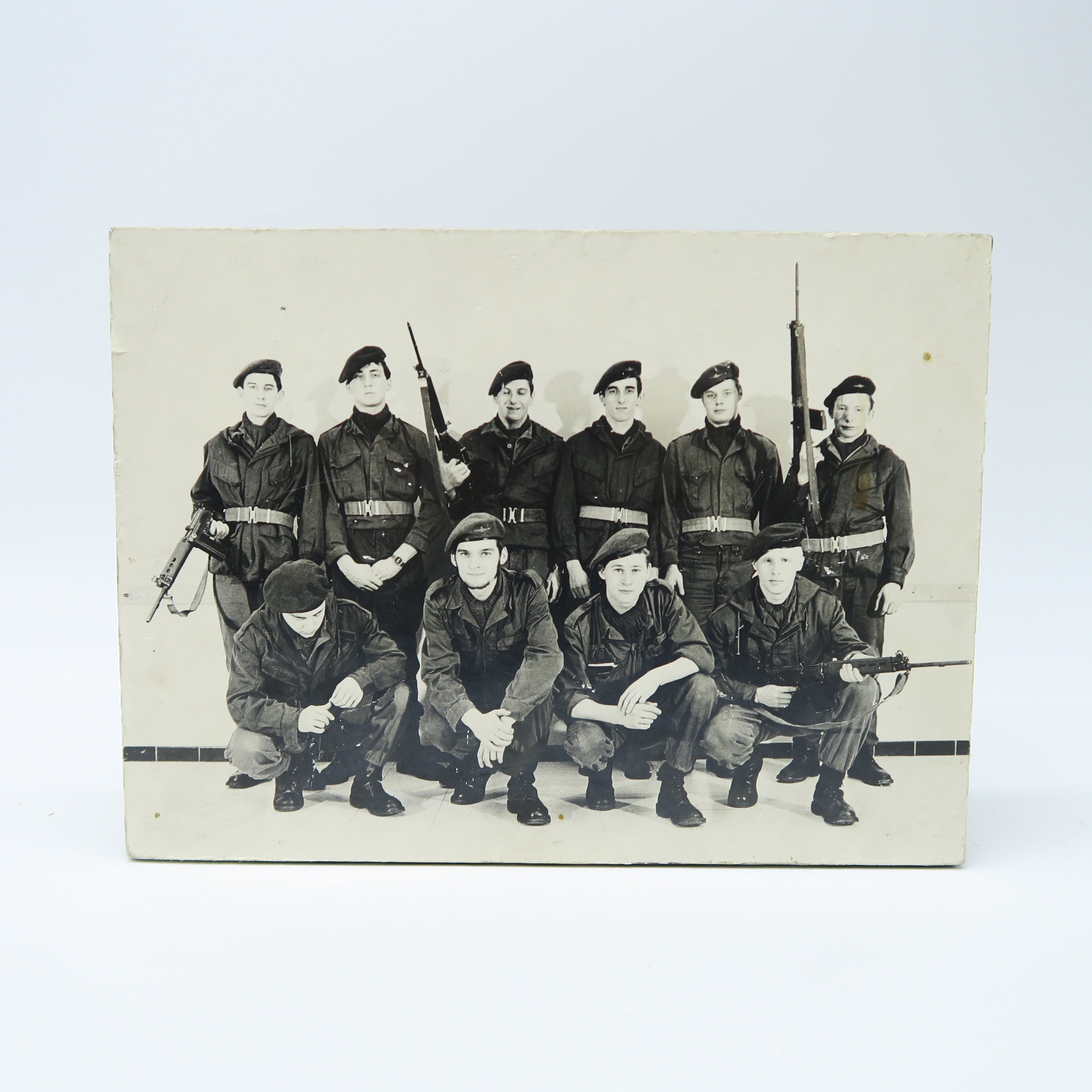 plaque en bois avec impression soldats 