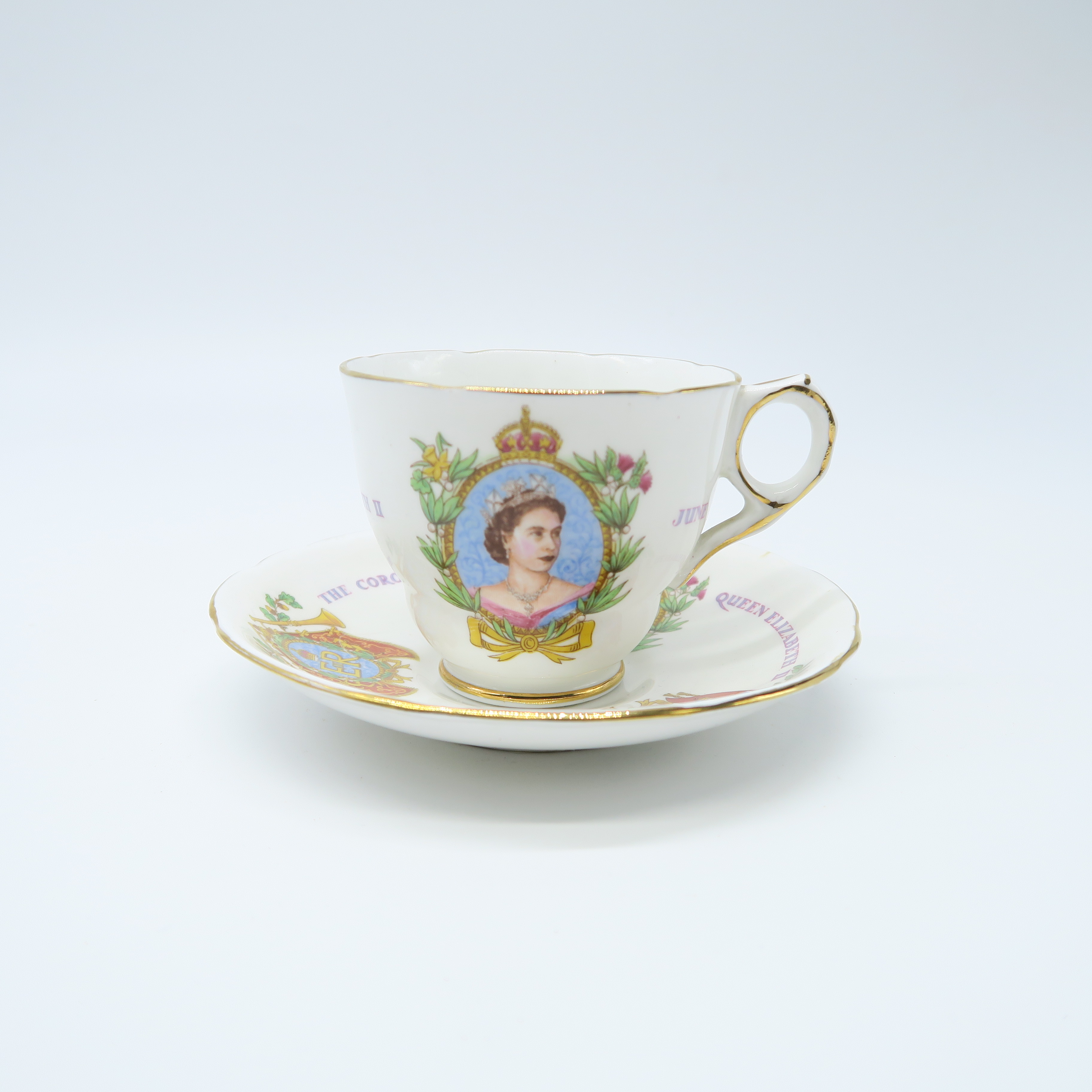 tasse et sous-tasse couronnement reine Elizabeth ll