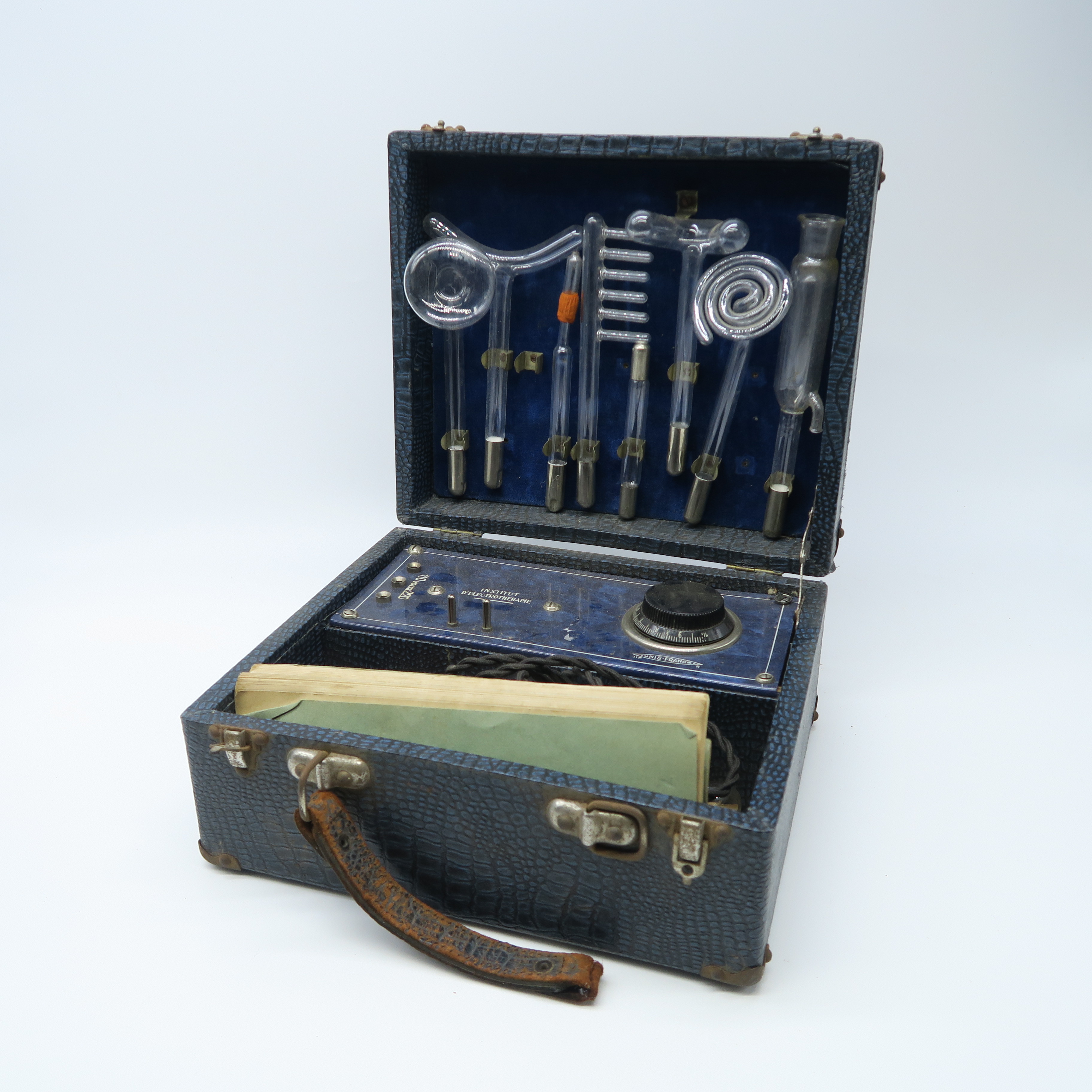 mallette scientifique bleue