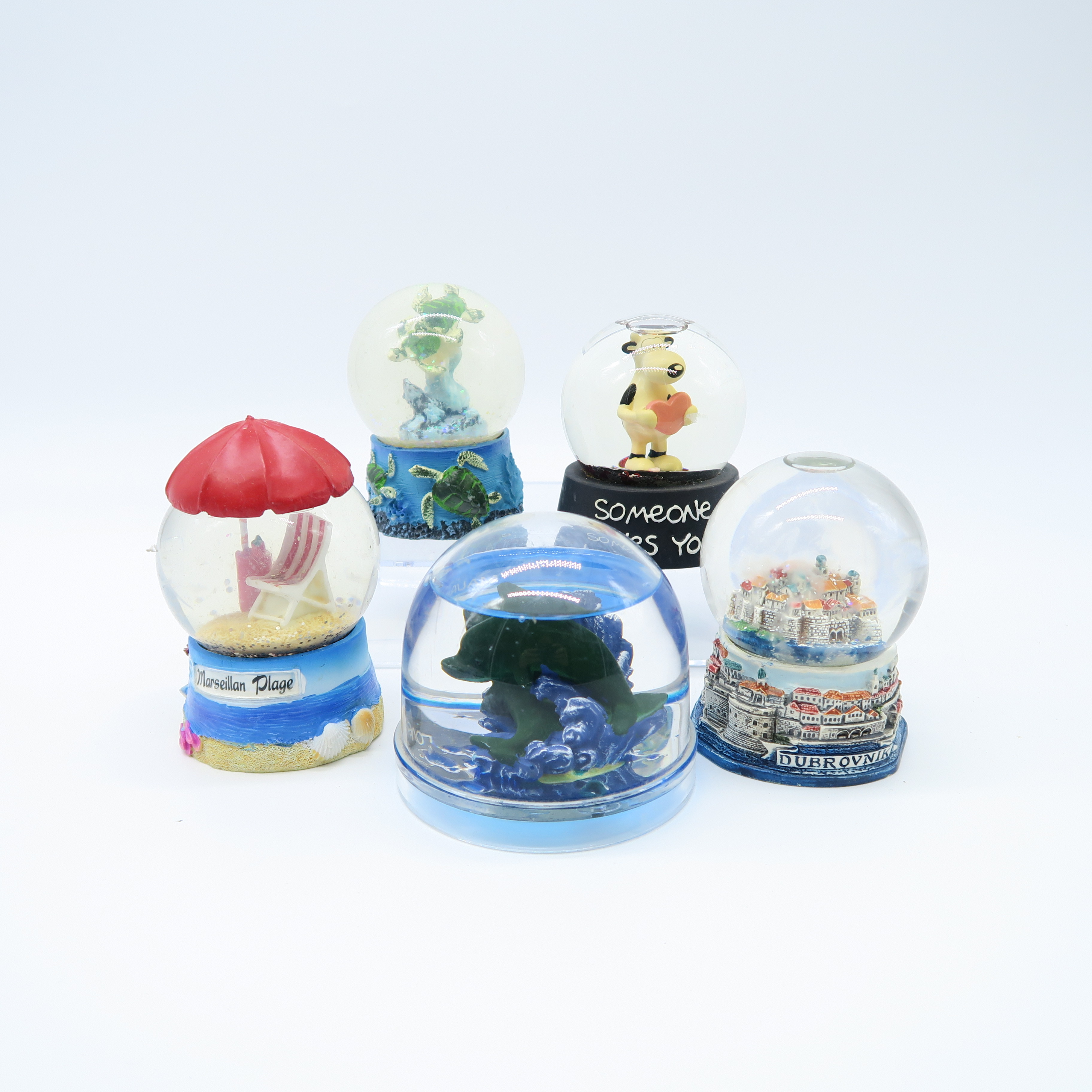 boule à neige taille moyenne (divers)