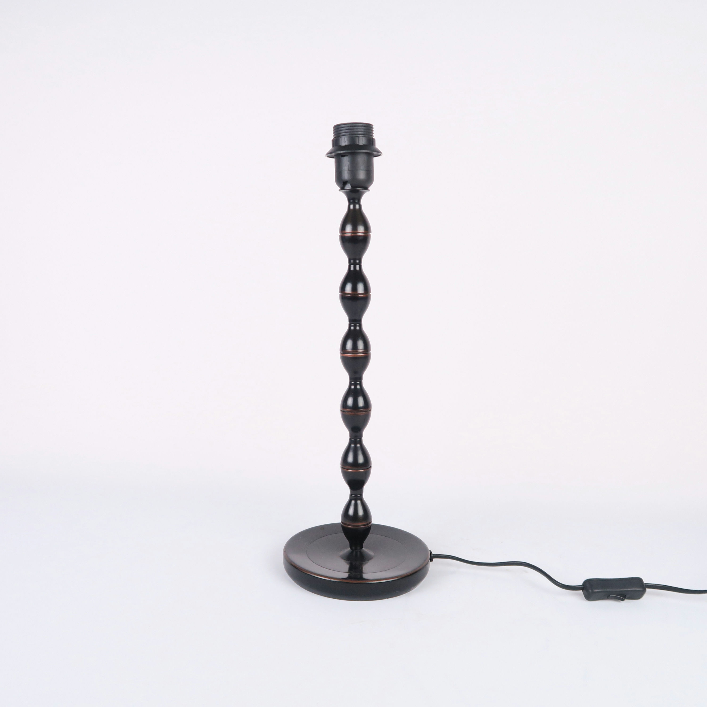 pied de lampe en métal brun