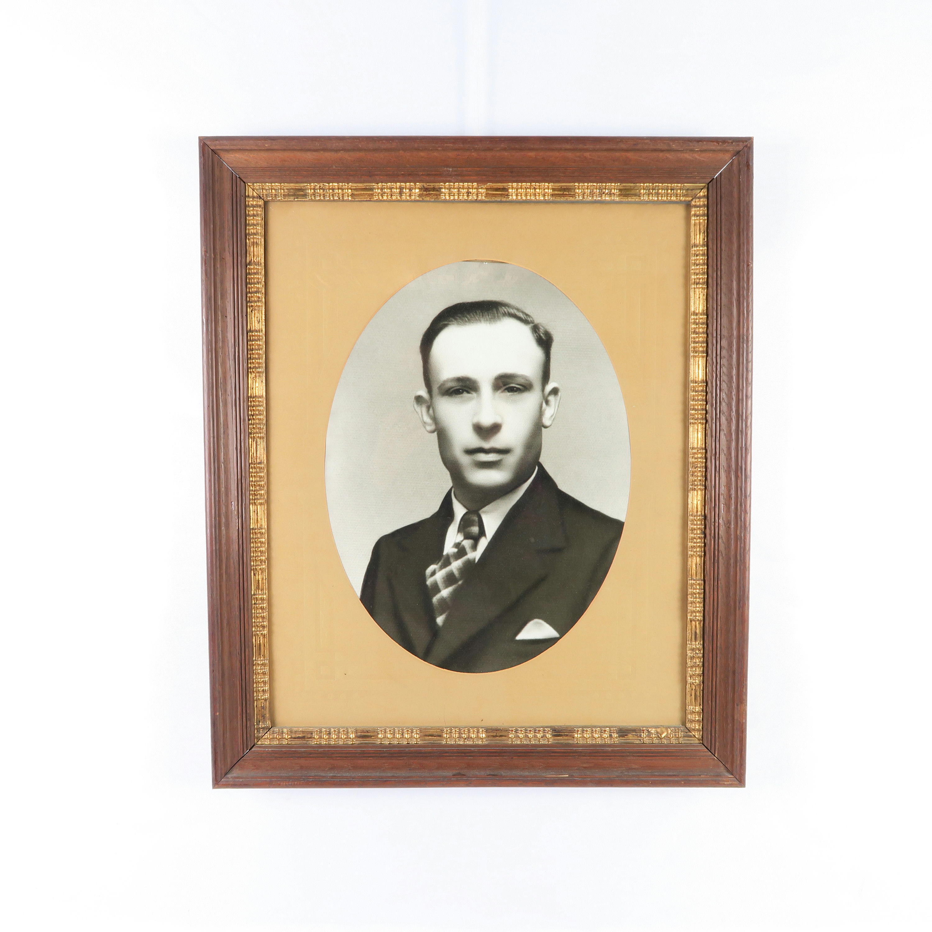 cadre en bois et portrait d'homme d'époque 