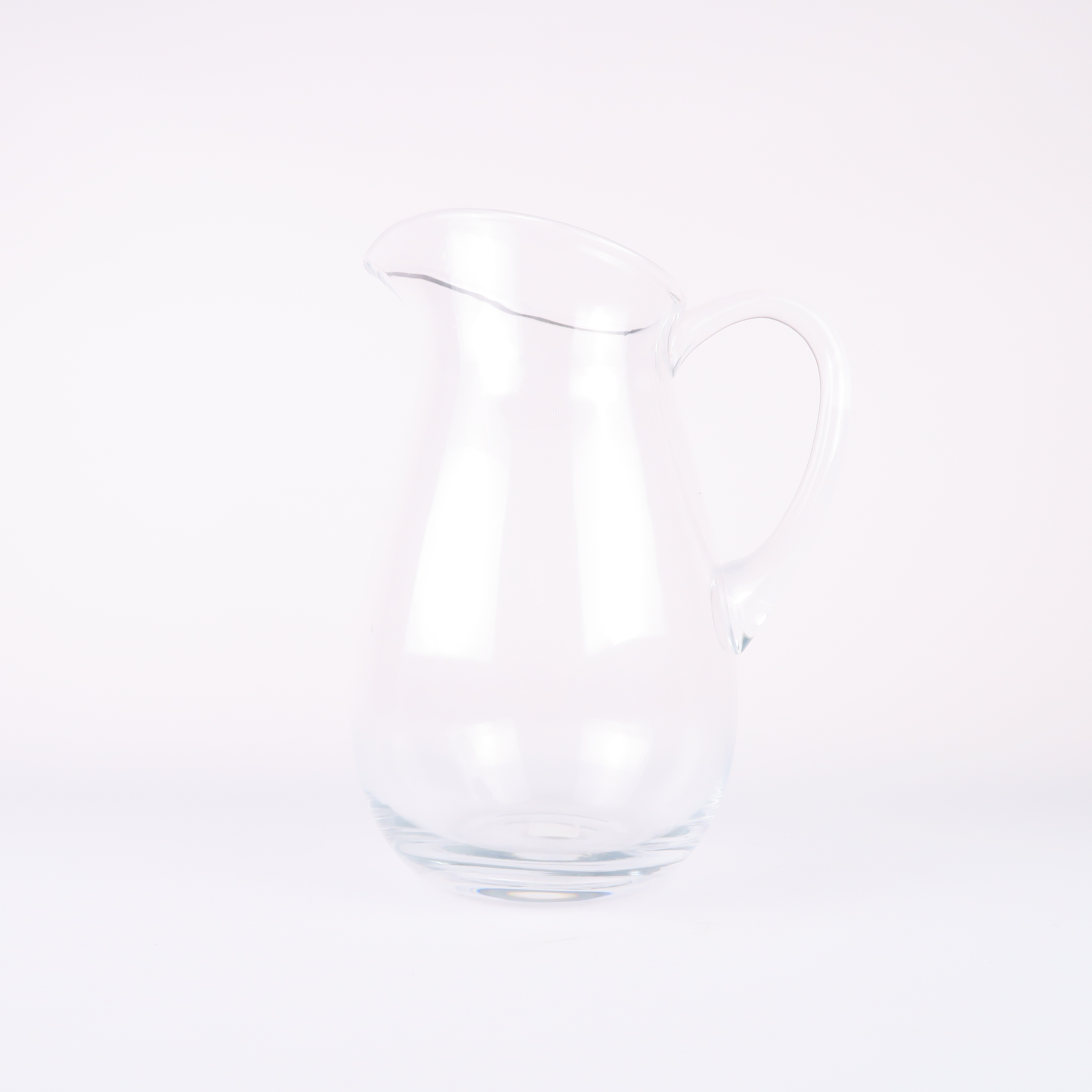 cruche en verre transparent 