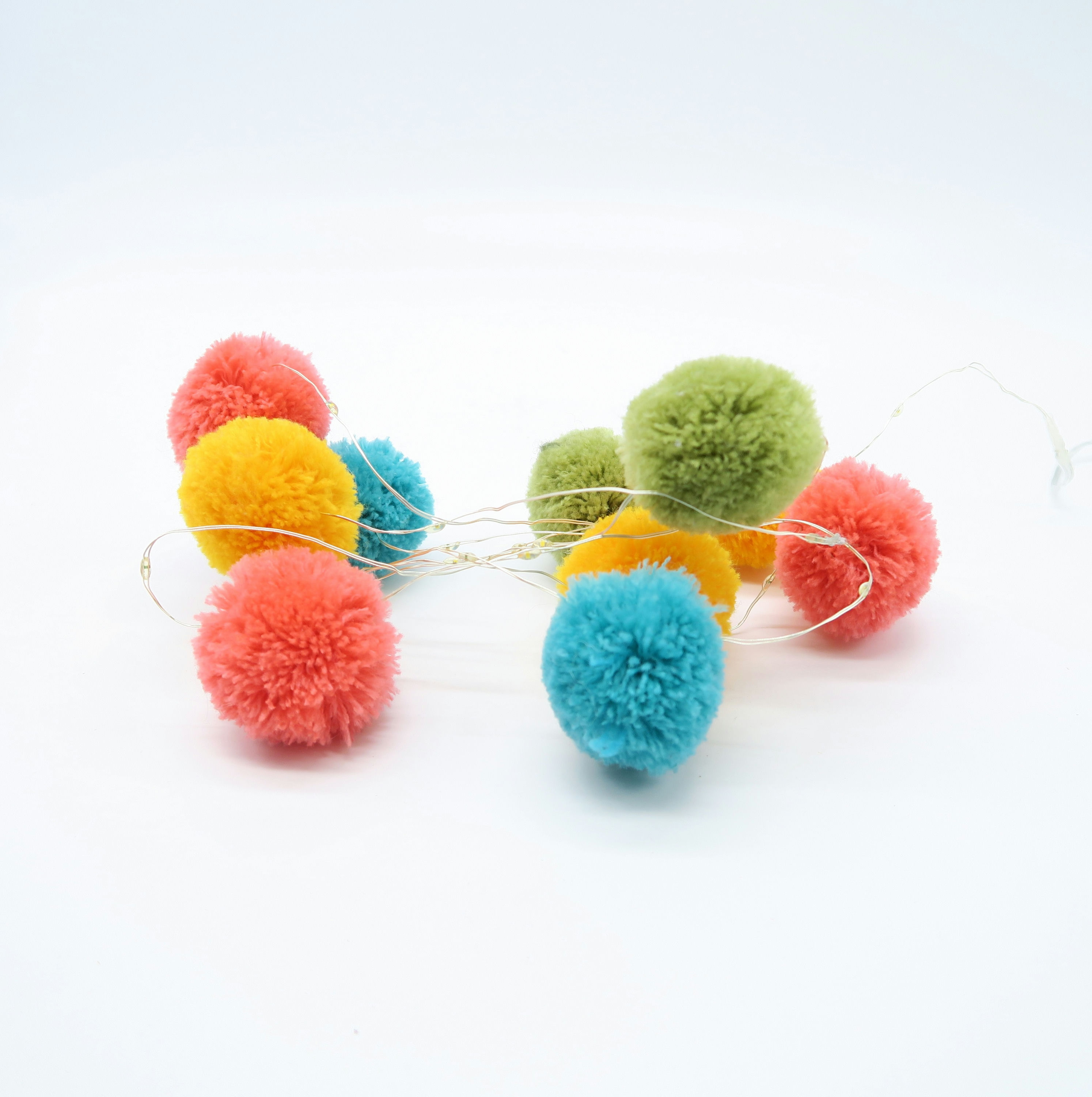guirlande lumineuse pompons (à piles)