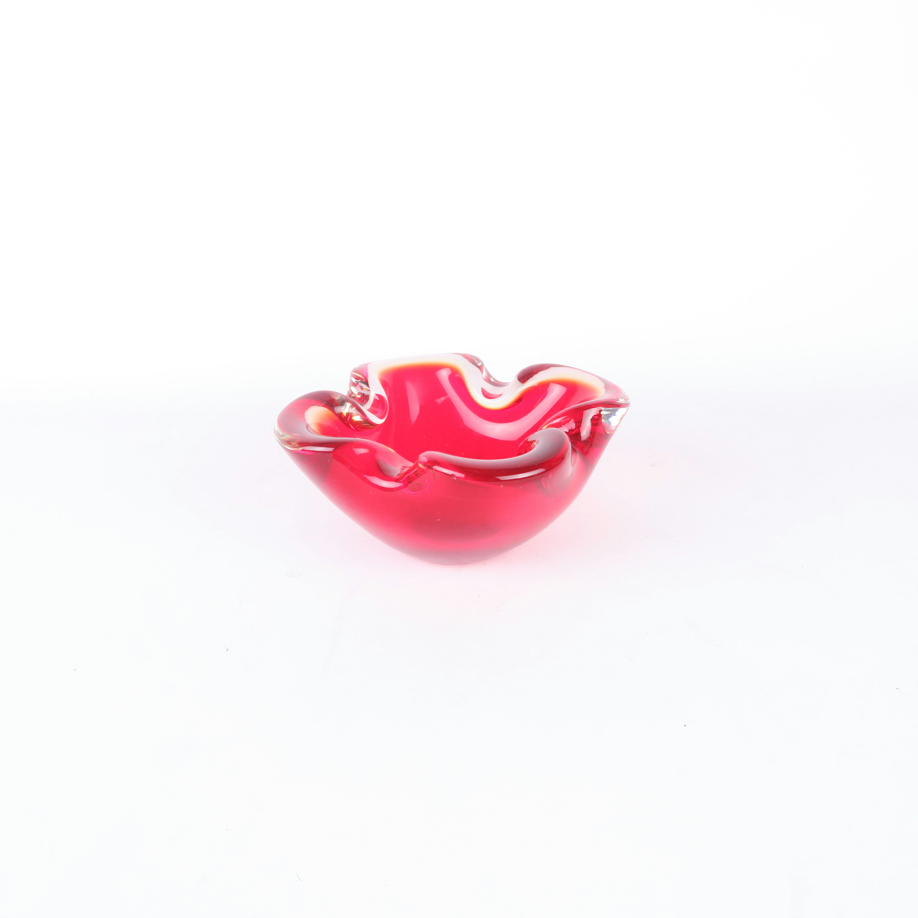 cendrier en verre rouge