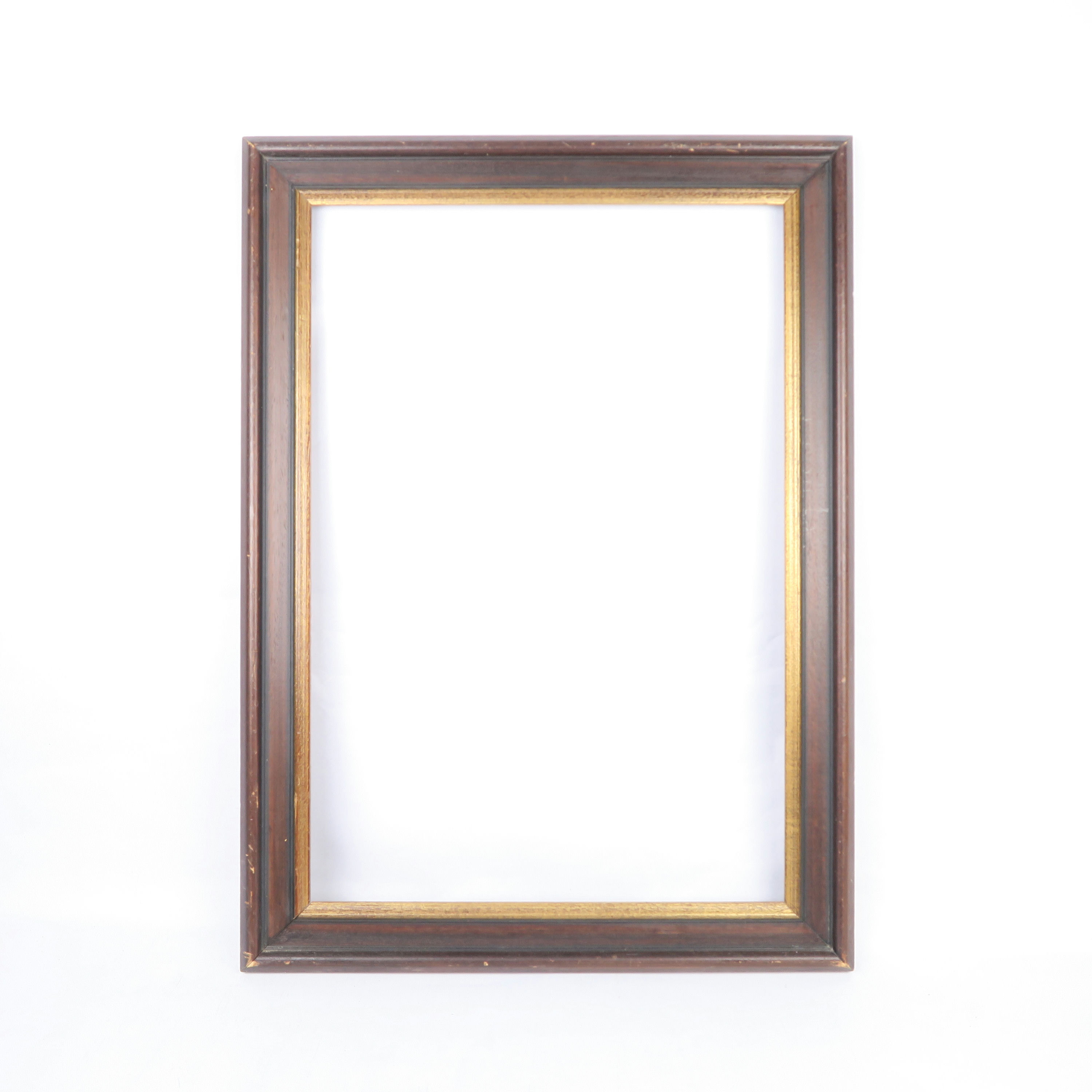 cadre en bois foncé et doré (38x55)