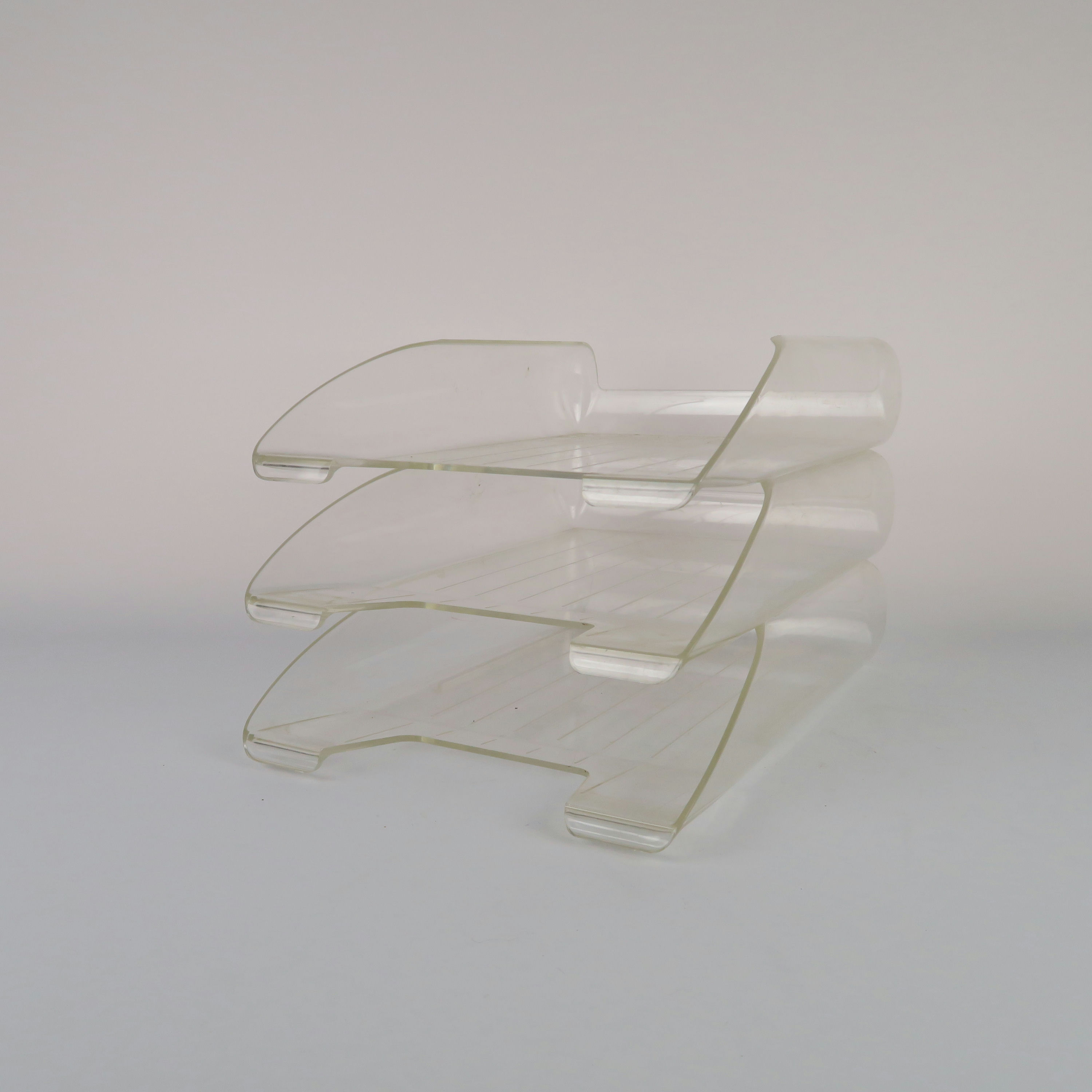 corbeille à courrier transparent 