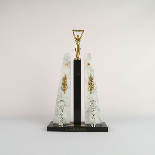 trophée en marbre et dorure