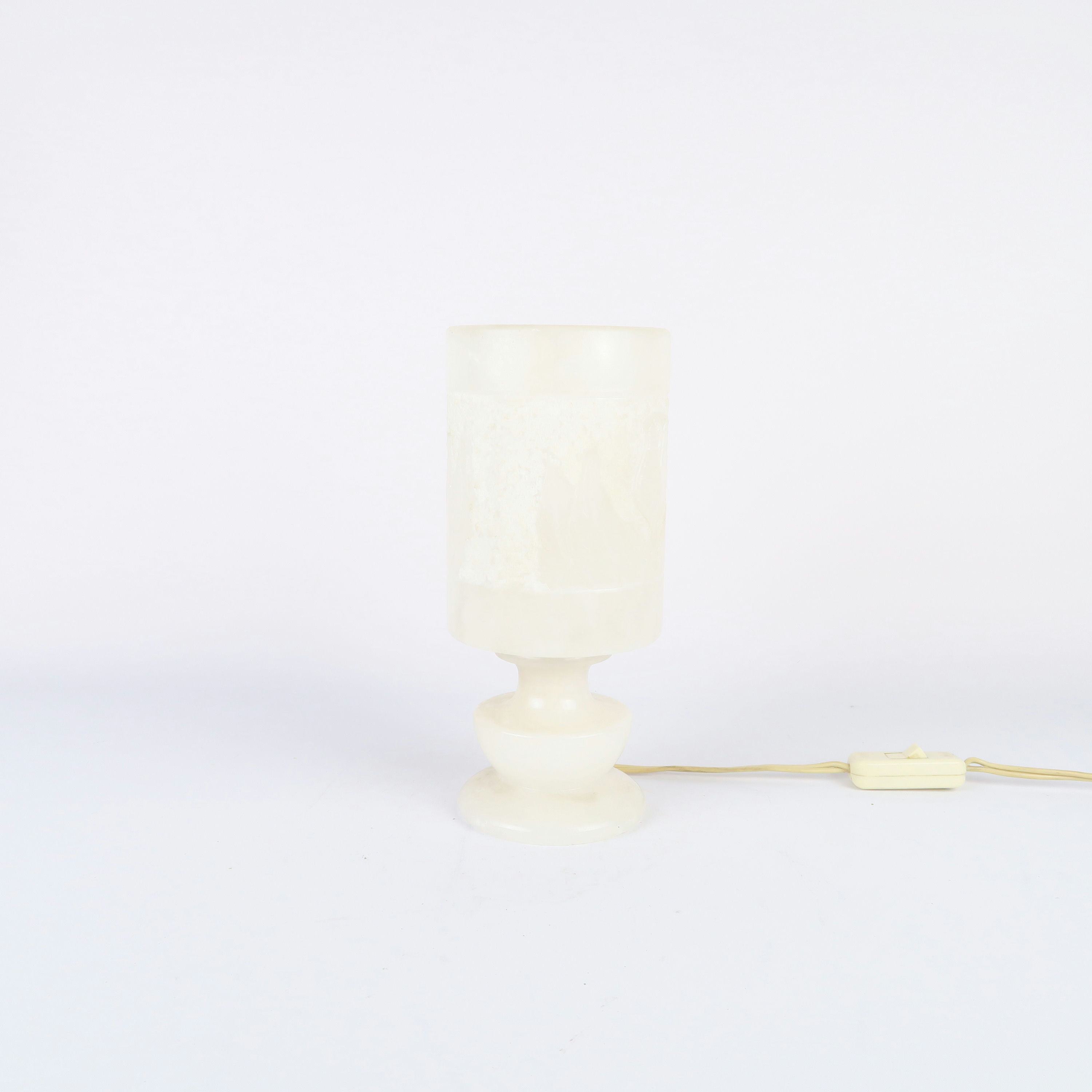 lampe en marbre blanc